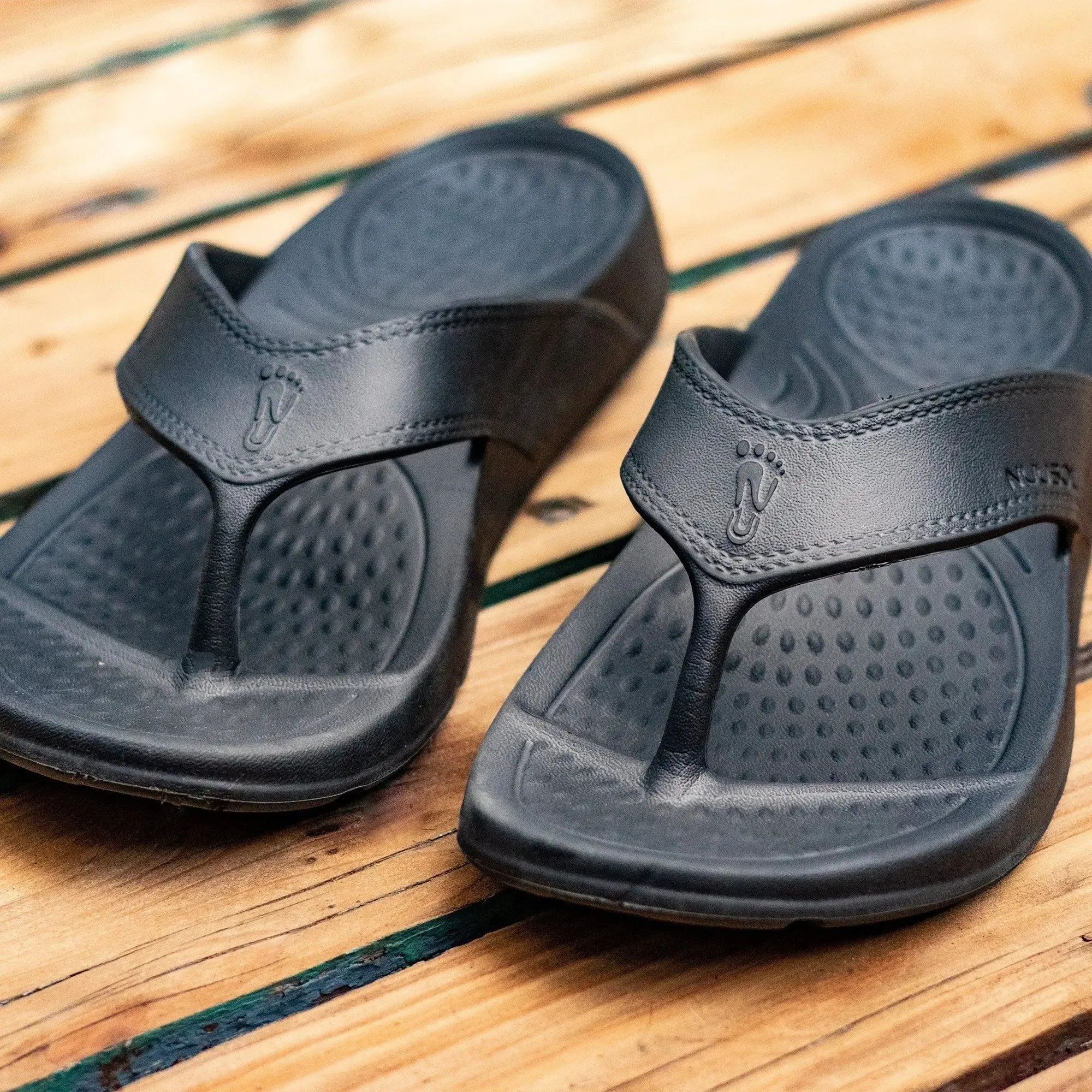 Cascade Flip Flop - Black