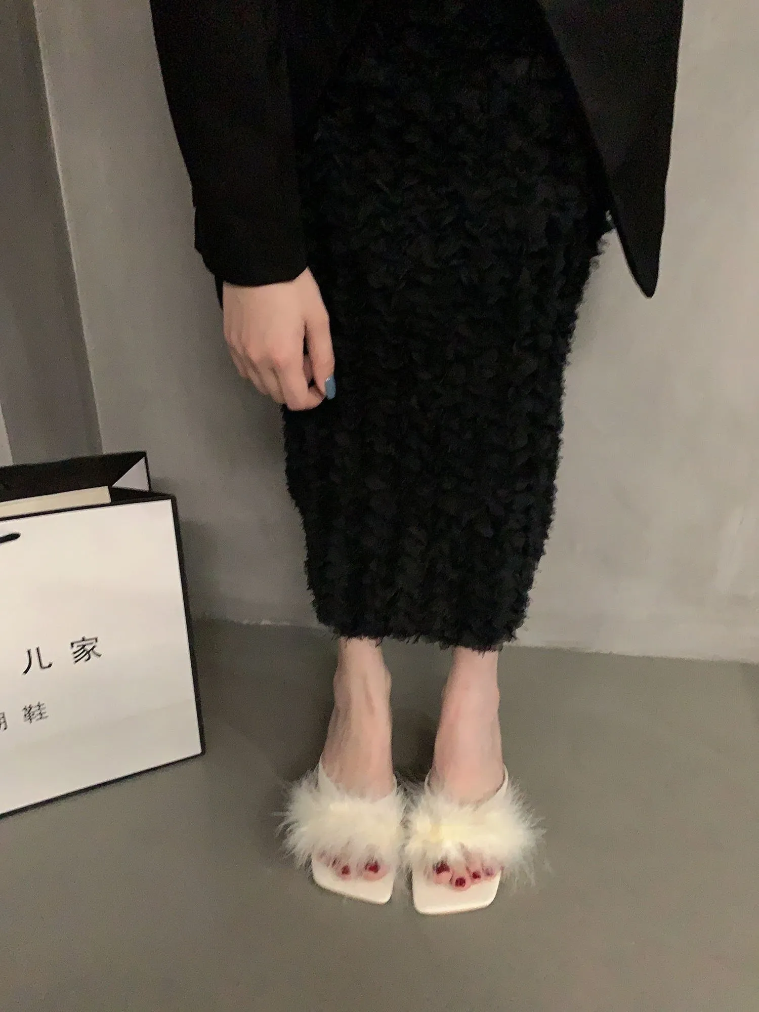 Fluffy Feather Kitten Heel, Split Toe Low Slipper Heel, Cute Open Toe Sandals, Square Toe Heels, Fuzzy Pink Black White Curved Heel