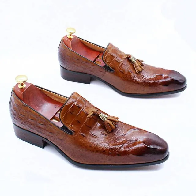 Luxurious Small Tassel Decorated Suede Loafers