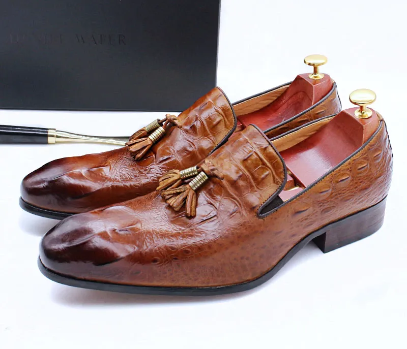 Luxurious Small Tassel Decorated Suede Loafers